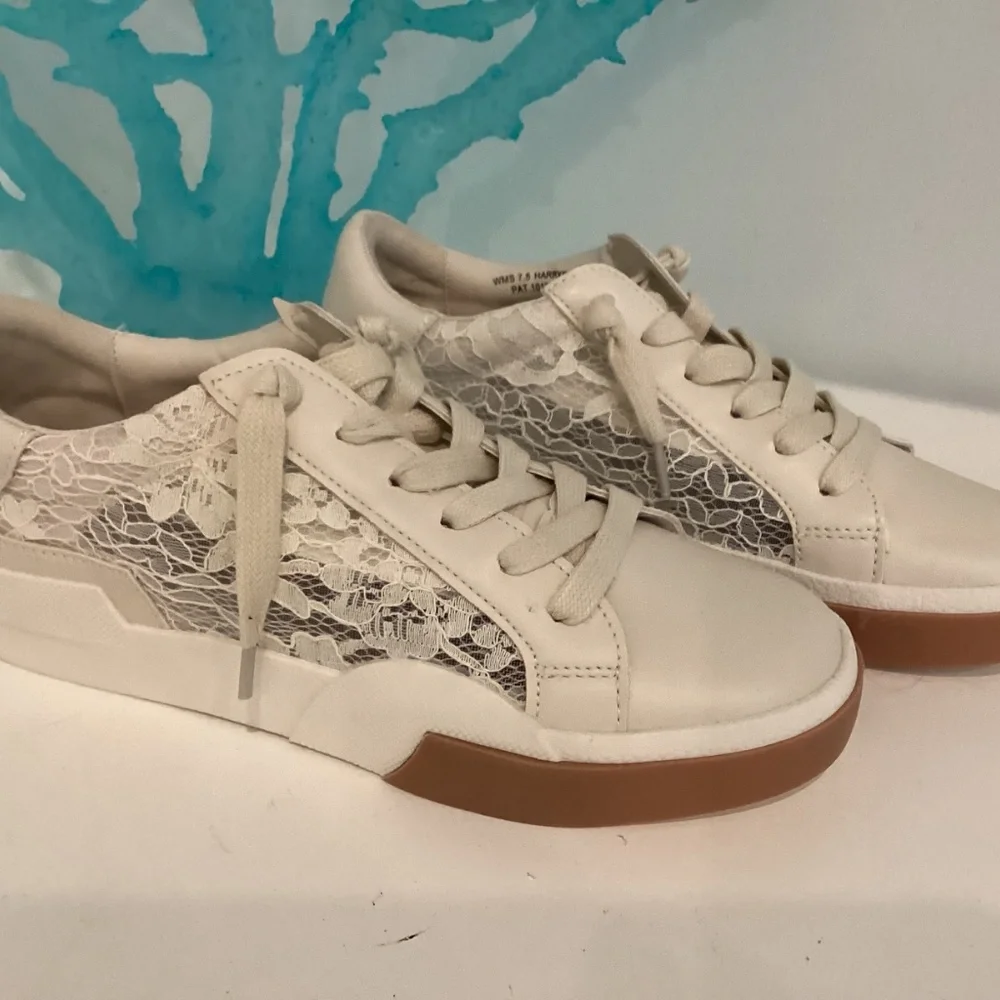 DV by Dolce Vita WMNs Ivory Lace Comfort Memory Foam Cushion Sneaker SZ 7.5 NWOB